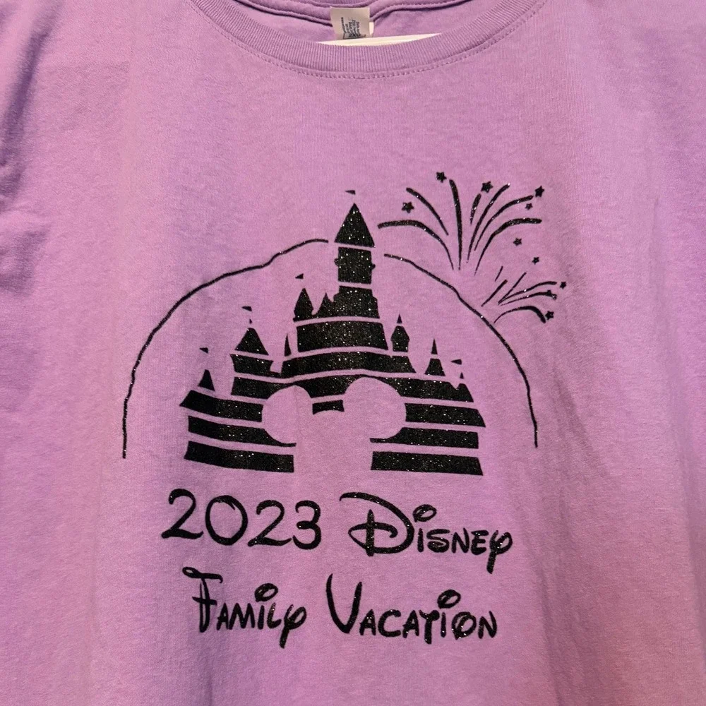 Delta Soft 2XL 2023 Disney Family Vacation Purple Glitter Graphic T-Shirt 1982